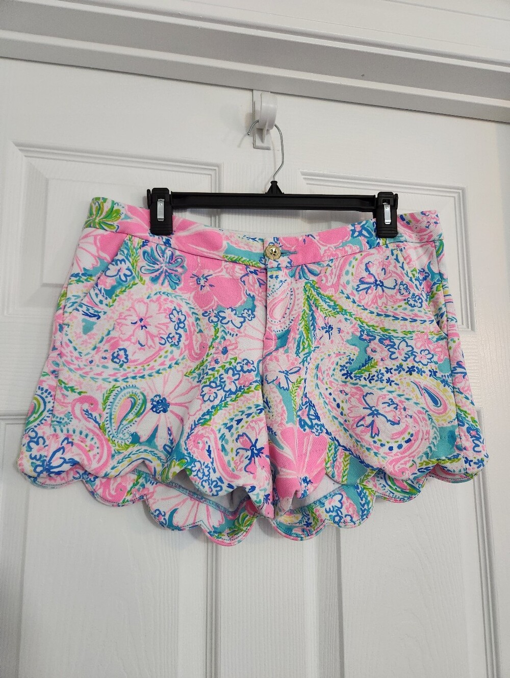Lily Pulitzer Buttercup Scalloped Hem  Flock Full of Fun Shorts Sz 8